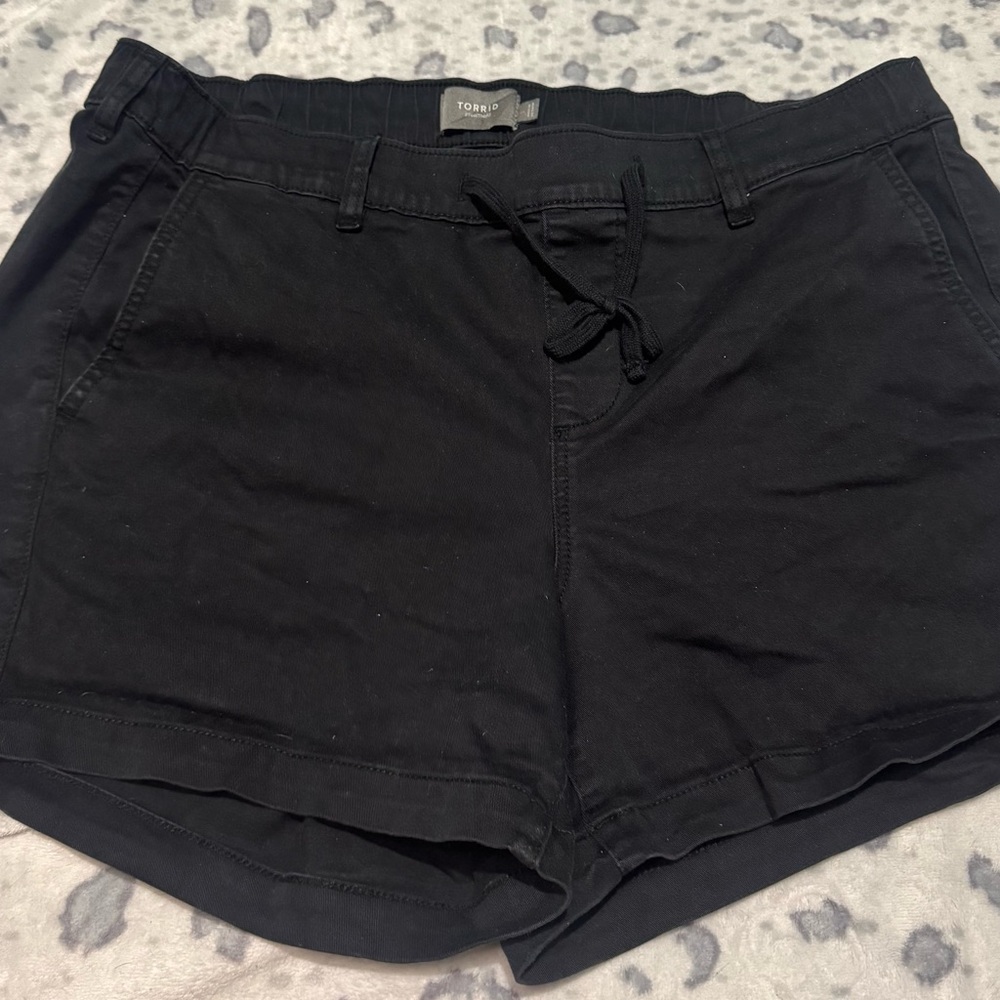 TORRID Black Pull-On Twill Women’s Shorts